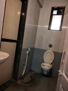 Common Bathroom Image of 1000 Sq.ft 2 BHK Apartment / Flat for sale in Nisarg Hyde Park, Kharghar Navi Mumbai for Rs. 13100000