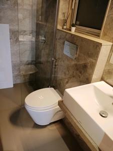 Common Bathroom Image of 1740 Sq.ft 3 BHK Apartment / Flat for rent in Colaba Mumbai for Rs. 250000