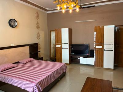 Bedroom Image of 2500 Sq.ft 2 BHK Builder Floor for rent in Shakti Colony Dehradun for Rs. 37500