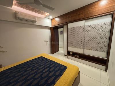 Bedroom Image of 1200 Sq.ft 2 BHK Apartment / Flat for rent in Harni Vadodara for Rs. 18000