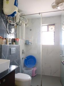 Common Bathroom Image of 1720 Sq.ft 3 BHK Apartment / Flat for sale in Srijan Ozone Phase II by Srijan Realty Pvt. Ltd., Kamalgazi Kolkata for Rs. 17200000