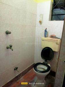 Bathroom Image of 850 Sq.ft 2 BHK Apartment / Flat for rent in Paschim Putiary Kolkata for Rs. 15000