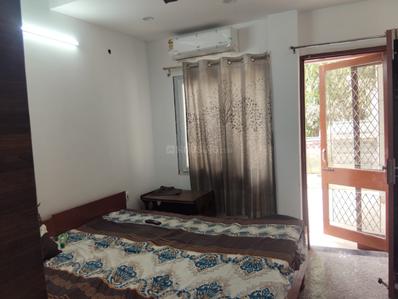 Bedroom Image of 350 Sq.ft 1 RK Apartment / Flat for rent in Sector 29 Noida for Rs. 15000