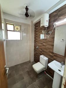Bathroom Image of 1800 Sq.ft 3 BHK Independent House for rent in HUDA Plot Sector 42, Sector 42 Gurgaon for Rs. 46000