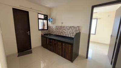 Kitchen Image of 650 Sq.ft 1 BHK Apartment / Flat for rent in Dreams Lynnea A B Wings, Wagholi Pune for Rs. 15000