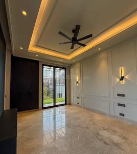 Bedroom Image of 4558 Sq.ft 4 BHK Builder Floor for sale in Model Town New Delhi for Rs. 80000000