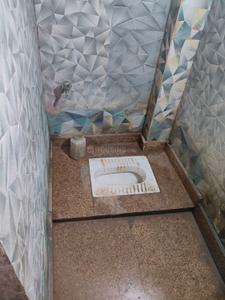 Bathroom Image of 250 Sq.ft 1 RK Apartment / Flat for rent in Khanpur New Delhi for Rs. 5500