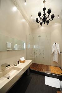 Bathroom Image of 7000 Sq.ft 9 BHK Apartment / Flat for sale in Ram Niwas, Juhu Mumbai for Rs. 340000000