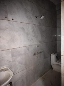 Bathroom Image of 1000 Sq.ft 3 BHK Builder Floor for rent in  ADA Shashtripuram, Sikandra Agra for Rs. 12500
