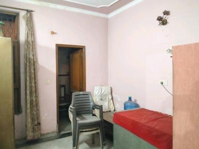 Bedroom Image of 1200 Sq.ft 3 BHK Builder Floor for sale in Vikaspuri New Delhi for Rs. 15500000