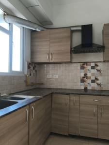 Kitchen Image of 1350 Sq.ft 3 BHK Apartment / Flat for rent in Gaur City 7th Avenue, Noida Extension Greater Noida for Rs. 29000