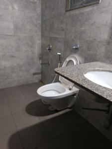 Bedroom Two Image of 1000 Sq.ft 2 BHK Apartment / Flat for rent in Amanora Future Towers, Hadapsar Pune for Rs. 55000