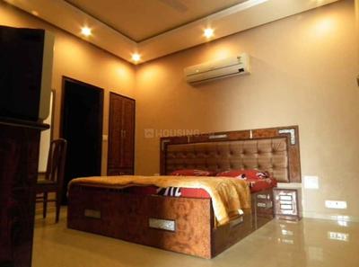 Bedroom Image of 7000 Sq.ft 9 BHK Independent House for sale in Sector 34 Noida for Rs. 145000000