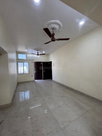 Mall avenue lucknow Main Image 1