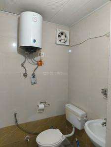 Bathroom Image of 1200 Sq.ft 3 BHK Apartment / Flat for rent in DDA SFS Flats, Sector 22 Dwarka New Delhi for Rs. 37000