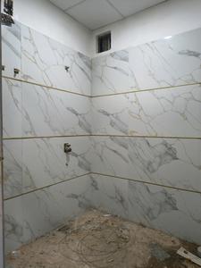 Common Bathroom Image of 1600 Sq.ft 4 BHK Apartment / Flat for sale in Govindpuram Ghaziabad for Rs. 6865000