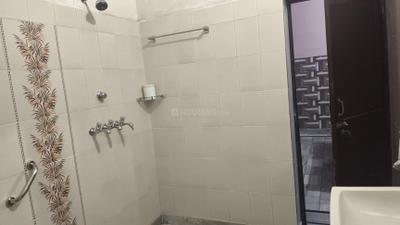 Bathroom Image of 675 Sq.ft 2 BHK Builder Floor for rent in Mahabir Colony Hisar for Rs. 10000