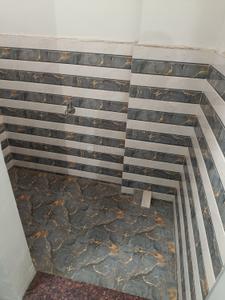 Bathroom Image of 650 Sq.ft 1 BHK Apartment / Flat for rent in Bhawrasla Indore for Rs. 8000