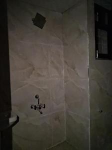 Common Bathroom Image of 1000 Sq.ft 2 BHK Apartment / Flat for sale in Trinity Provica Dream Valley, Sector 72 Noida for Rs. 5187000