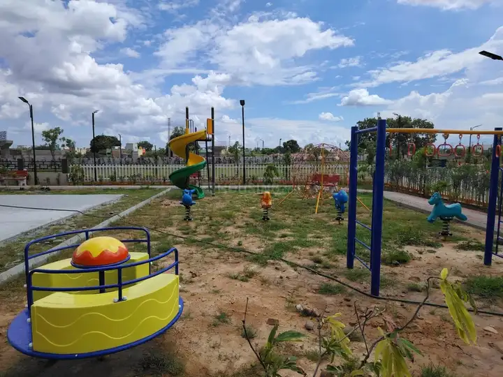 Sunstone Garden Phase 1  Main Image 1