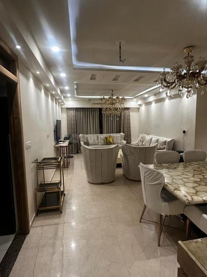 Tata Avenida Main Image 1