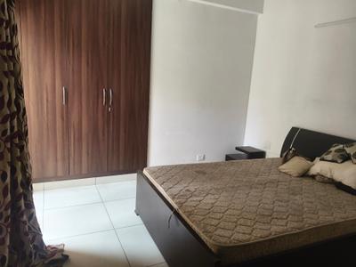 Bedroom Image of 900 Sq.ft 2 BHK Apartment / Flat for rent in Supertech The Romano, Sector 118 Noida for Rs. 29000