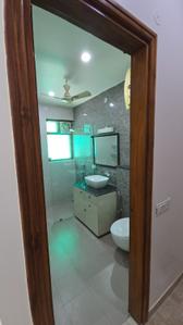 Bathroom Image of 3500 Sq.ft 3 BHK Independent House for rent in Sector 46 Gurgaon for Rs. 55000