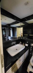 Bathroom Image of 1400 Sq.ft 3 BHK Apartment / Flat for rent in RNA Continental, Chembur Mumbai for Rs. 160000