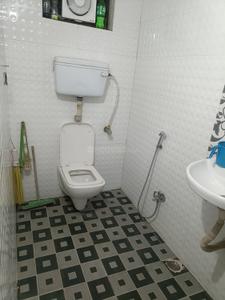 Bathroom Image of 200 Sq.ft 1 RK Independent House for rent in Bharatnagar Nagpur for Rs. 10000
