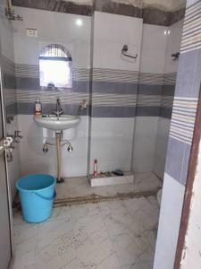 Bathroom Image of 750 Sq.ft 1.5 BHK Independent House for rent in Indira Nagar Lucknow for Rs. 11500