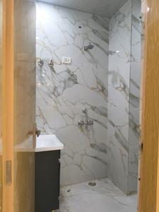 Common Bathroom Image of 950 Sq.ft 2 BHK Builder Floor for sale in Indirapuram Ghaziabad for Rs. 6200000