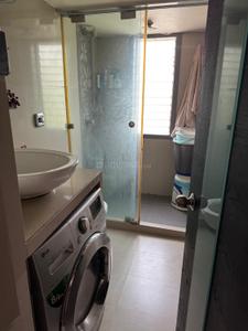 Bathroom Image of 910 Sq.ft 2 BHK Apartment / Flat for rent in Bandra East Mumbai for Rs. 80000