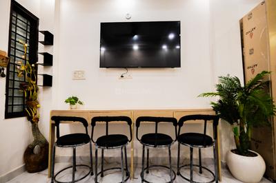Hall Image of Neeru Raman PG in Janakpuri, New Delhi