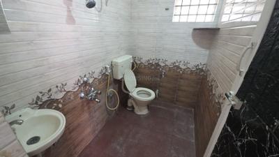 Bathroom Image of 1000 Sq.ft 1 BHK Apartment / Flat for rent in JP Nagar Bengaluru for Rs. 18500