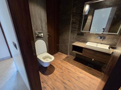 Bathroom Image of 1735 Sq.ft 3 BHK Apartment / Flat for sale in DLF The Valley, DLF The Valley Panchkula for Rs. 17500000