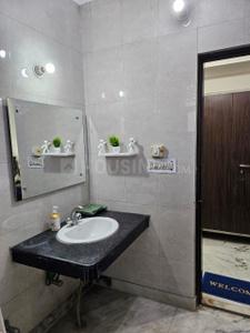 Bathroom Image of 666 Sq.ft 1 BHK Independent House for rent in Sector 7 Gurgaon for Rs. 14000
