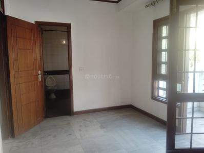 Bedroom Image of 1400 Sq.ft 2 BHK Builder Floor for rent in Chittaranjan Park New Delhi for Rs. 75000