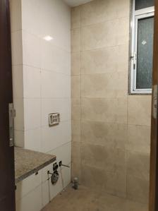 Common Bathroom Image of 1250 Sq.ft 3 BHK Apartment / Flat for sale in Ekta Tripolis, Goregaon West Mumbai for Rs. 39000000