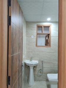 Common Bathroom Image of 950 Sq.ft 3 BHK Apartment / Flat for sale in Rajpur New Delhi for Rs. 6500000