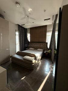 Bedroom Image of 5000 Sq.ft 5 BHK Duplex for rent in K Raheja Vivarea, Agripada Mumbai for Rs. 1250000