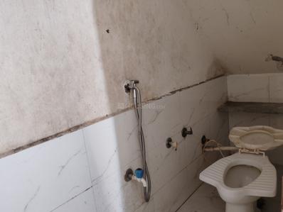 Bathroom Image of 600 Sq.ft 2 BHK Apartment / Flat for rent in Bhakti Nagar Rajkot for Rs. 10000