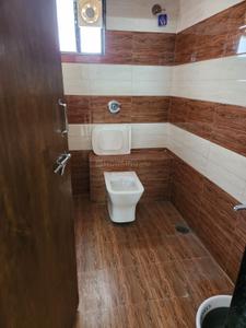 Bathroom Image of 850 Sq.ft 2 BHK Apartment / Flat for rent in Vallabh Vidhyanagar Anand for Rs. 16000