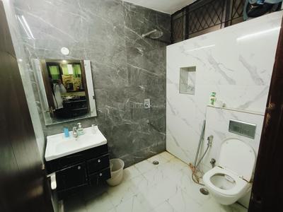Bathroom Image of Suri Homes in South Extension II, New Delhi