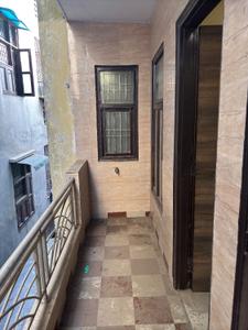Balcony Image of 950 Sq.ft 2 BHK Builder Floor for sale in Shalimar Garden Ghaziabad for Rs. 4300000