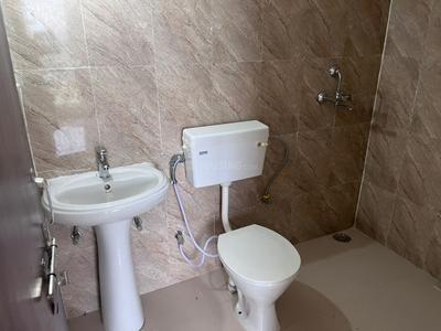 Bathroom Image of 1080 Sq.ft 2 BHK Apartment / Flat for rent in Sahu City, Kabir Pur Lucknow for Rs. 13000