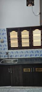 Kitchen Image of 1300 Sq.ft 2 BHK Independent House for rent in Ramamurthy Nagar Bengaluru for Rs. 22000