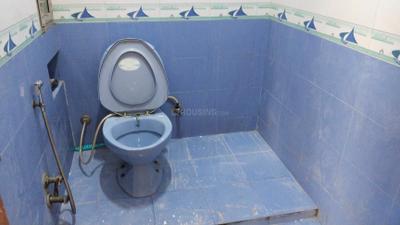 Image of 1000 Sq.ft 2 BHK Apartment / Flat for rent in Meena Apartments, Patparganj, New Delhi for Rs. 26000