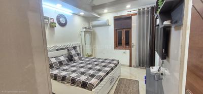 Bedroom Image of 1650 Sq.ft 3 BHK Builder Floor for sale in Shahdara New Delhi for Rs. 14000000