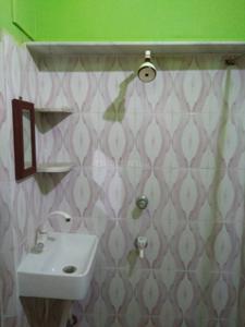 Bathroom Image of 520 Sq.ft 1 BHK Apartment / Flat for rent in Kasba Kolkata for Rs. 15000