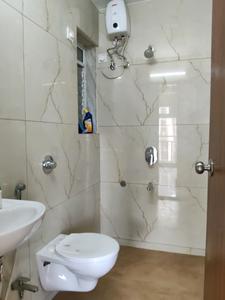 Common Bathroom Image of 600 Sq.ft 1 BHK Apartment / Flat for rent in Sheth Zuri, Thane West Thane for Rs. 31000